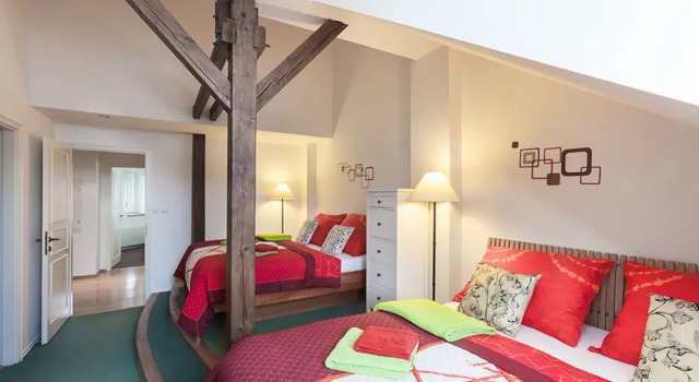 Riverview Apartments Prague, Забронировать Апартаменты/квартира Отели Праги с парковкой, рядом с Театр Svanda, Парковка