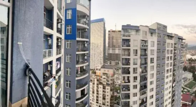 Люкс Apart on 26  floor in "Real Palace" Pirosmani 18 D
