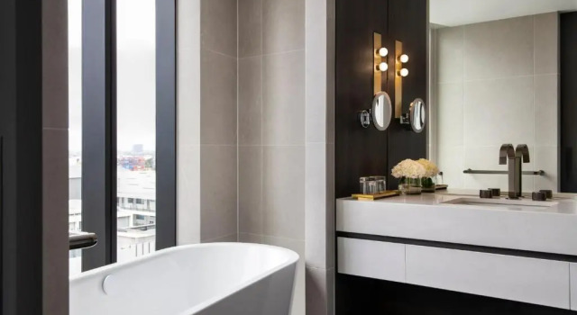 Номер Standard Melbourne Marriott Hotel Docklands