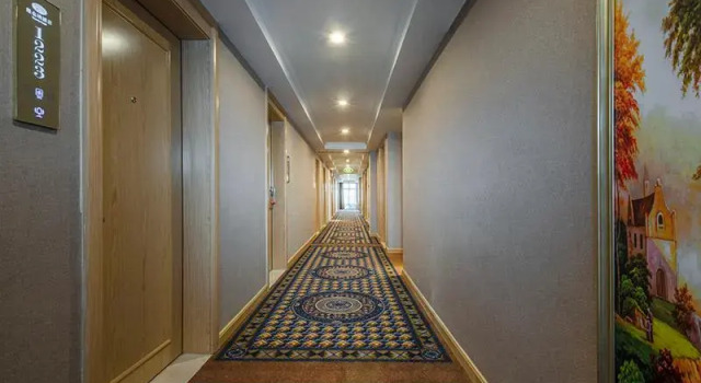 Vienna Hotel Nanning Xiangsi Lake University Town, Rezerwuj Hotel Xi Xiang Tang Nanning