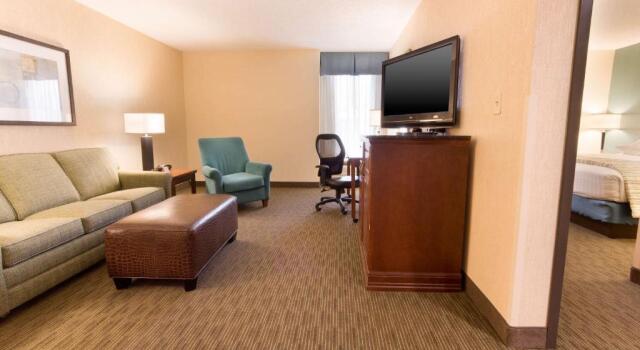 Люкс Drury Inn & Suites St. Louis-Southwest