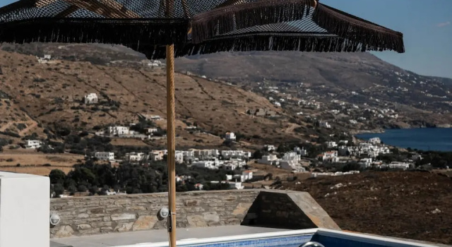 Вилла Grand с балконом и с видом на море Antigoni Villas
