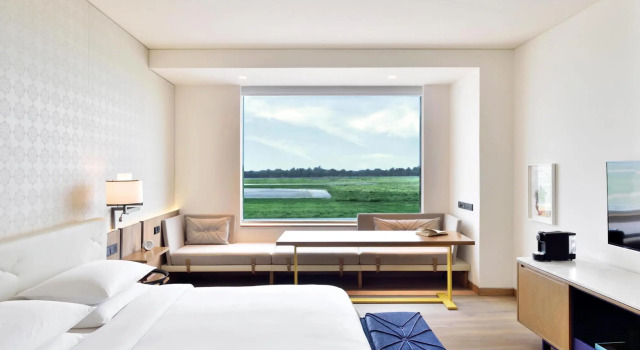 Двухместный номер with Runway View Andaz Delhi, by Hyatt