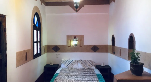 TAFSUT Guesthouse Stay with locals