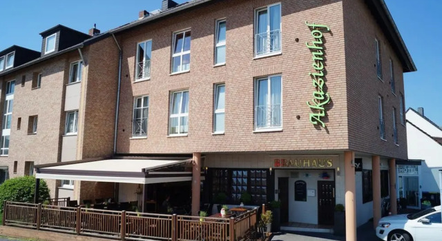 Akazienhof Hotel & Brauhaus, Varaa Hotelli Grengel Köln