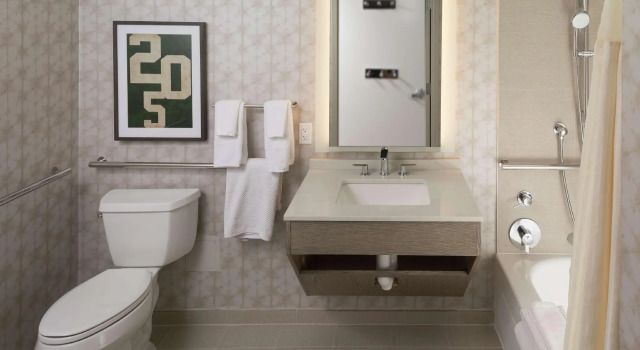 Четырёхместный номер Standard Hilton Birmingham Downtown at UAB