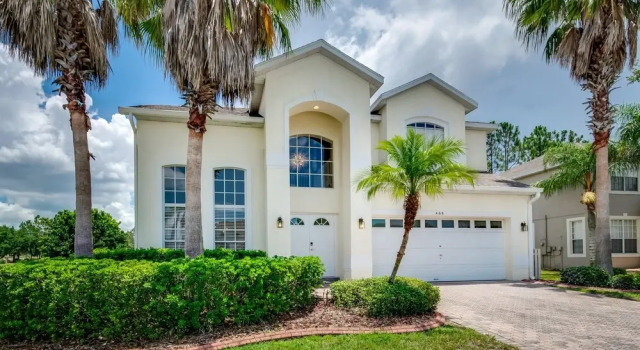 Luxury 5 Bedroom 4 Bath Villa With Bespoke Interi, Varaa Villa Huvilat kohteessa Florida, Villa