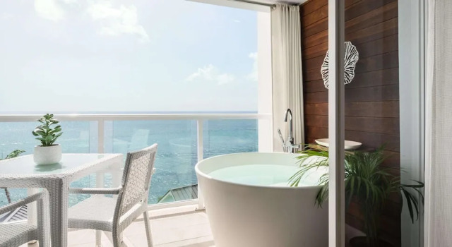Butler Люкс Sunset Bluff c 1 комнатой с балконом и с видом на океан Sandals Regency La Toc All Inclusive Resort and Spa - Couples Only