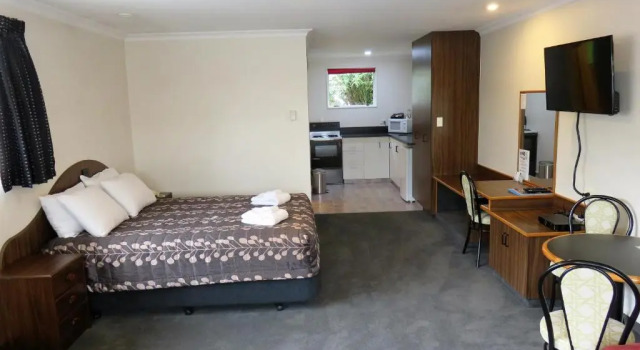 Студия Admirals Motor Lodge