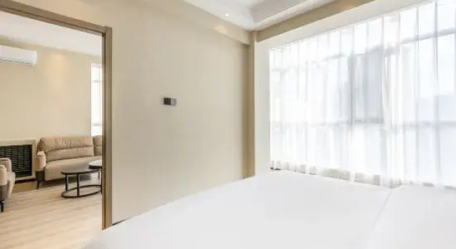Люкс Deluxe Yuelan Hotel (Lanzhou West Passenger Station Huanghe Tower)