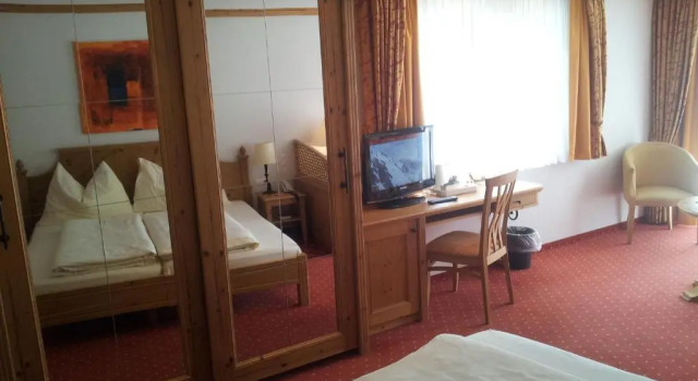 Номер Comfort Hotel Dufour Chalet