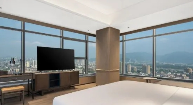 Люкс Deluxe Four Points By Sheraton Linhai