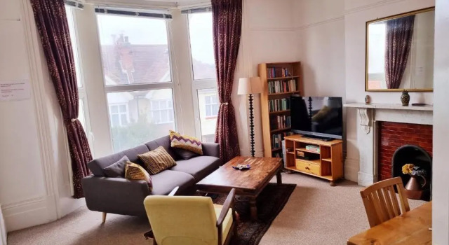 Апартаменты Bright, character 3 bed Apartment: 7 mins walk to sea