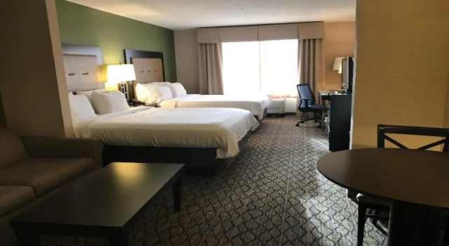 Люкс Holiday Inn Express and Suites Winchester by IHG