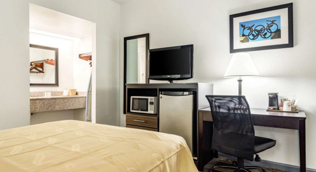 Двухместный номер Standard Quality Inn near Six Flags Douglasville