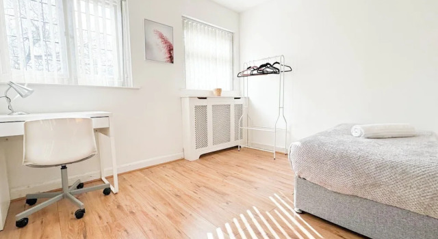 Large 8 Bedroom House in Edgbaston
