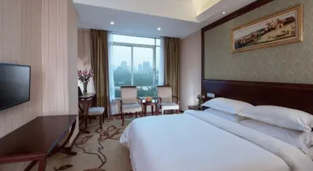 Люкс Business Vienna Hotel Guangzhou Shaheding Metro Station