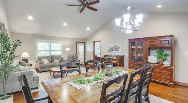 Коттедж 2 Mi to Main Street: Family Home in Winfield!