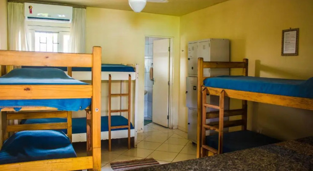 Кровать в общем номере Floripa Surf Hostel