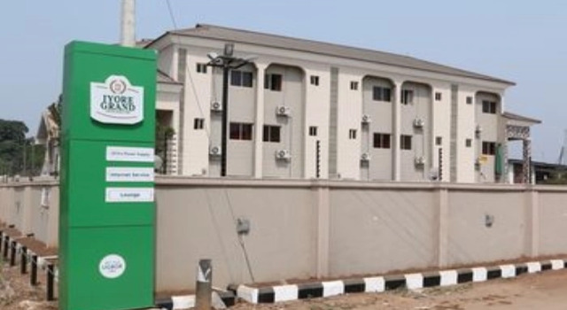 Iyore Grand Hotel & Suites