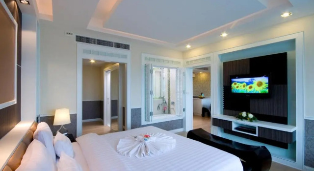 Люкс A-Te Chumphon Hotel - SHA Plus