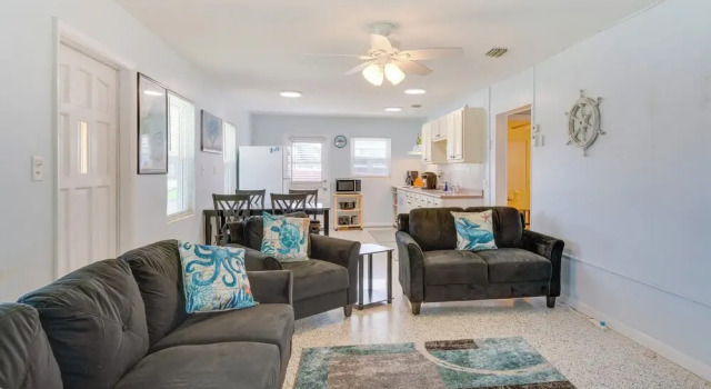 Waterfront Okeechobee Getaway w/ Backyard Dock!