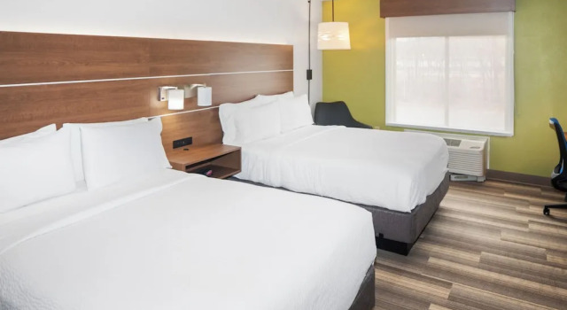 Четырёхместный люкс Holiday Inn Express and Suites Stroudsburg-Poconos by IHG