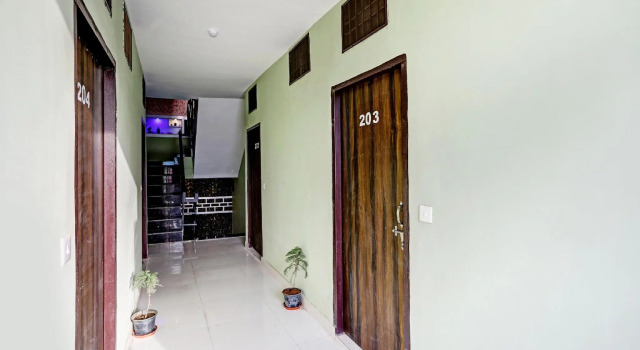 OYO 81244 Forty Three Mainvue