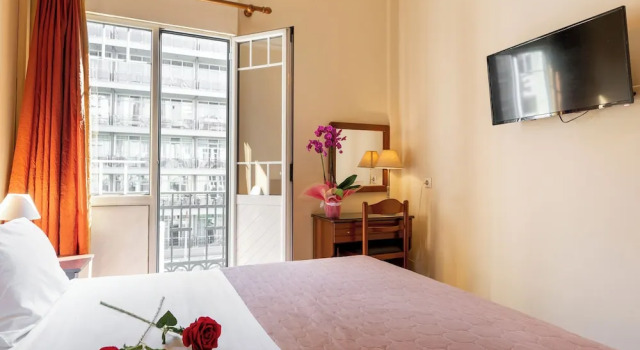 Двухместный номер Standard с балконом Alexandria Hotel
