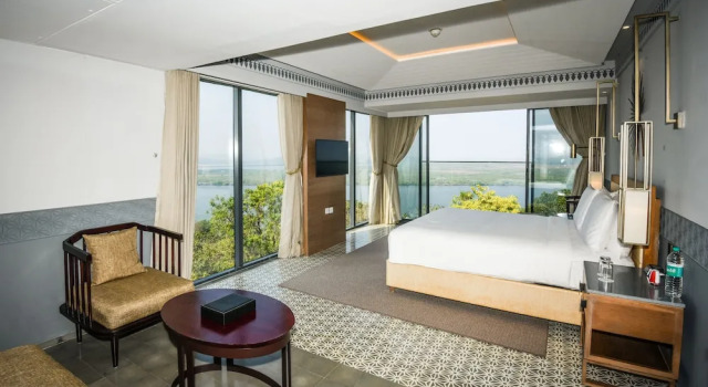Люкс Premium с видом на реку DoubleTree by Hilton Goa - Panaji