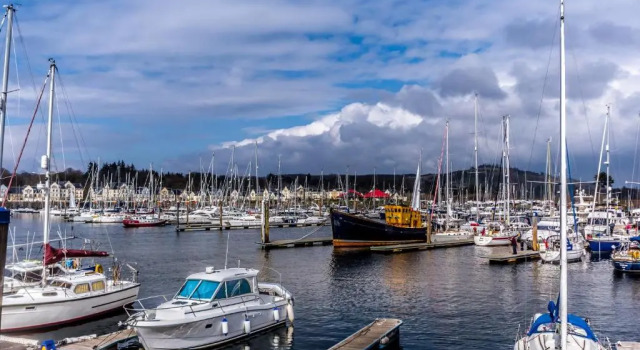 Marina View Apartment, Book Lejlighed Hoteller i Inverkip med parkering, Parkering