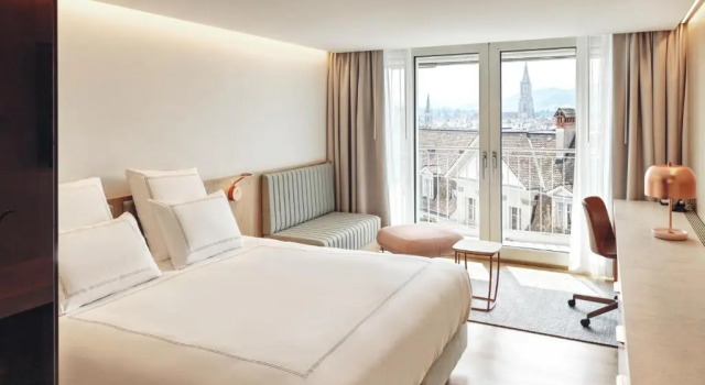 Двухместный номер Premier с балконом Swissôtel Kursaal Bern