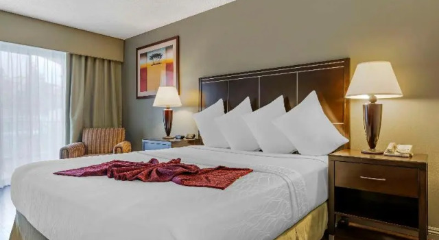 Двухместный номер Standard с балконом Best Western Plus Palm Desert Resort