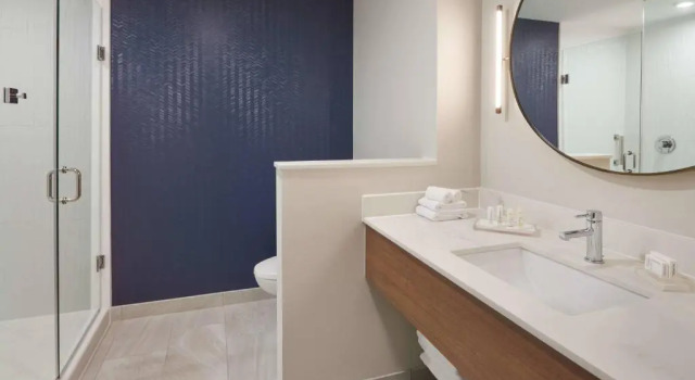 Номер Standard Fairfield by Marriott Inn & Suites Orillia