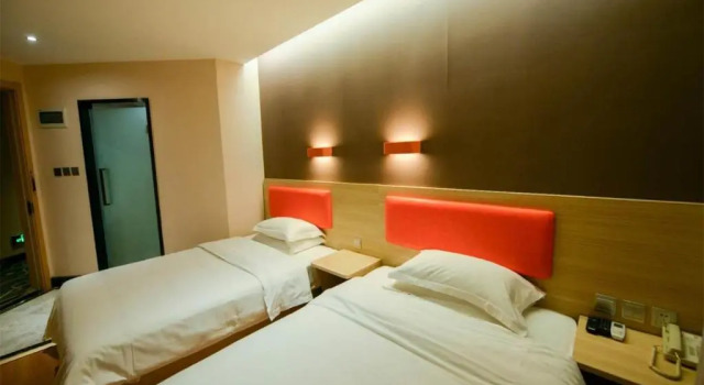 Номер Superior 7Days Premium Dalian Xinghai Square Xian Road Subway Station Branch