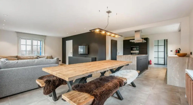 Big modern and bright villa near coast, Rezerwuj Willa Hotele w Bruksela z parkingiem, Parking