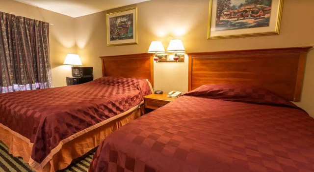 Четырёхместный номер Standard Americas Best Inn & Suites Eureka