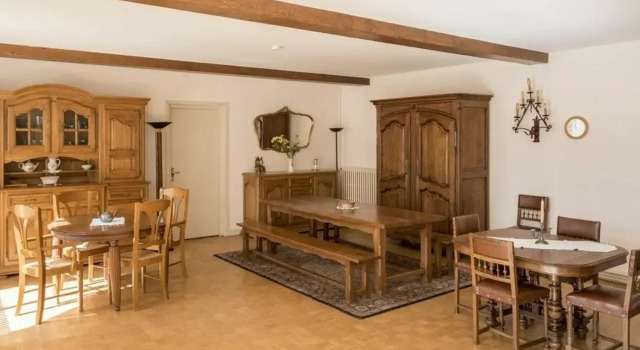 Gîte pour 12 face au château de Thillombois avec jardin, cheminée et équipements PMR - FR-1-585-38, 预订 酒店 伊斯舍 洛林大区