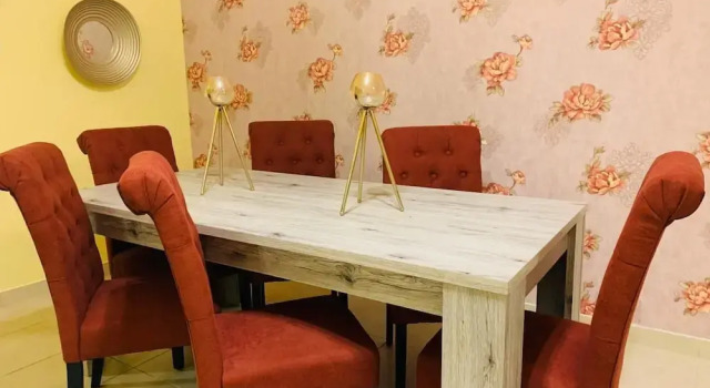 Апартаменты Downtown 2bedroom Holidays R Us