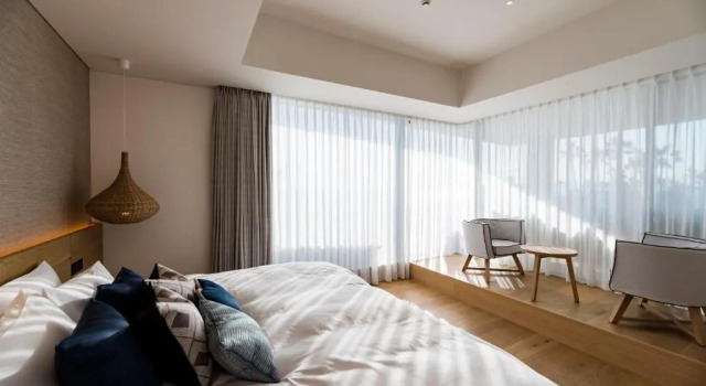 Люкс с балконом MALIBU HOTEL