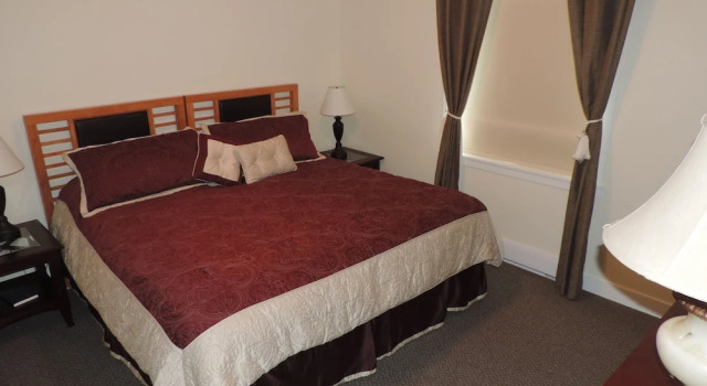 Люкс c 1 комнатой с балконом Bayshore Waterfront Inn