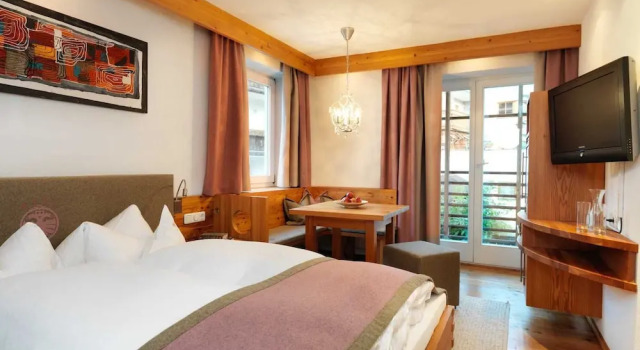Двухместный номер Comfort с балконом и с видом на горы Hotel Goldener Adler