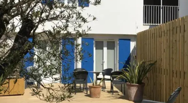 Двухместный номер Standard с видом на внутренний двор Les Bains Boyardville - Hôtel et Restaurant