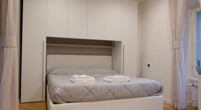 5 Nirone Center, Забронировать Отель Милан Ломбардия, рядом с Colonne di San Lorenzo
