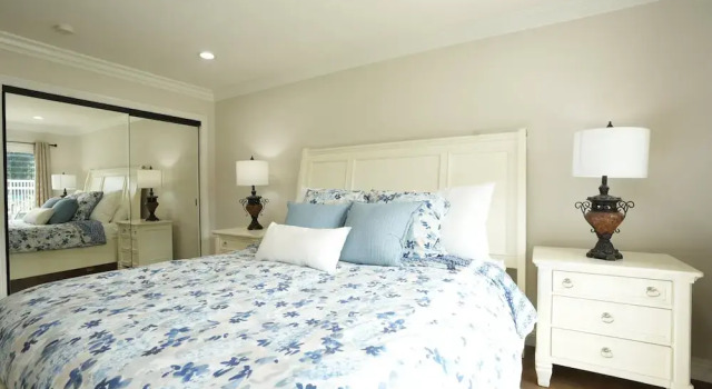 Sensational 6 Bedroom 4 Bathroom Pool Home (3 Master Bedrooms W/bathrooms)