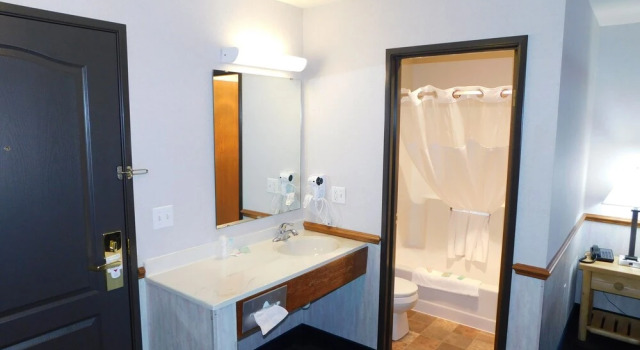 Deluxe Studio Americas Best Value Inn Chetek