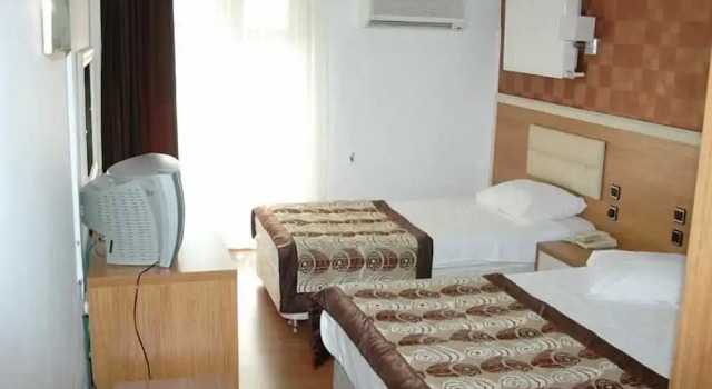 Трёхместный номер Standard с балконом и с видом на сад Otel Keskin