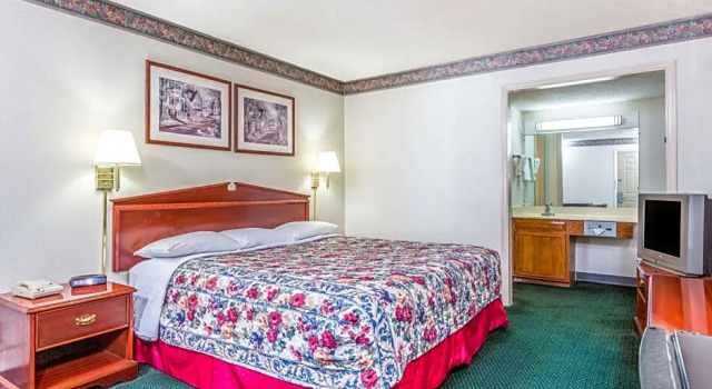 Двухместный номер Standard Days Inn by Wyndham Cornelia