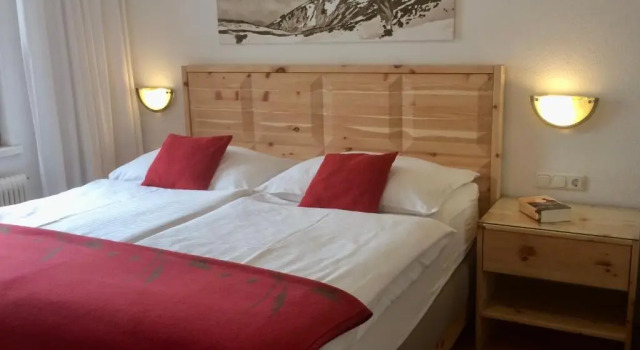 Apartment Schmiderer, Book Apartment Hotels in Landeck with Parking, Parking