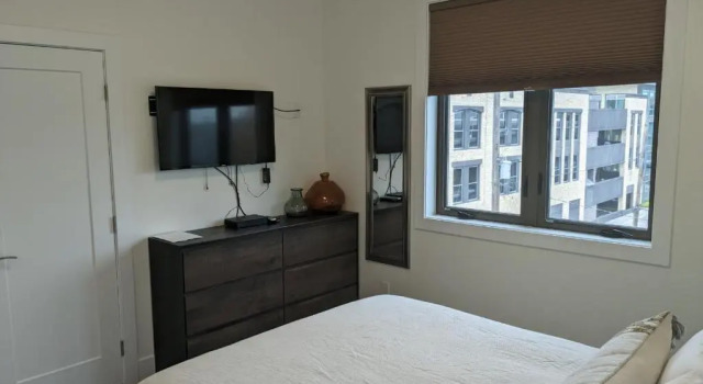 Downtown Traverse City Capri Condo 316, Забронировать Отель Отели и гостиницы Траверс-Сити, рядом с Туристический центр Траверс-Сити, Отель